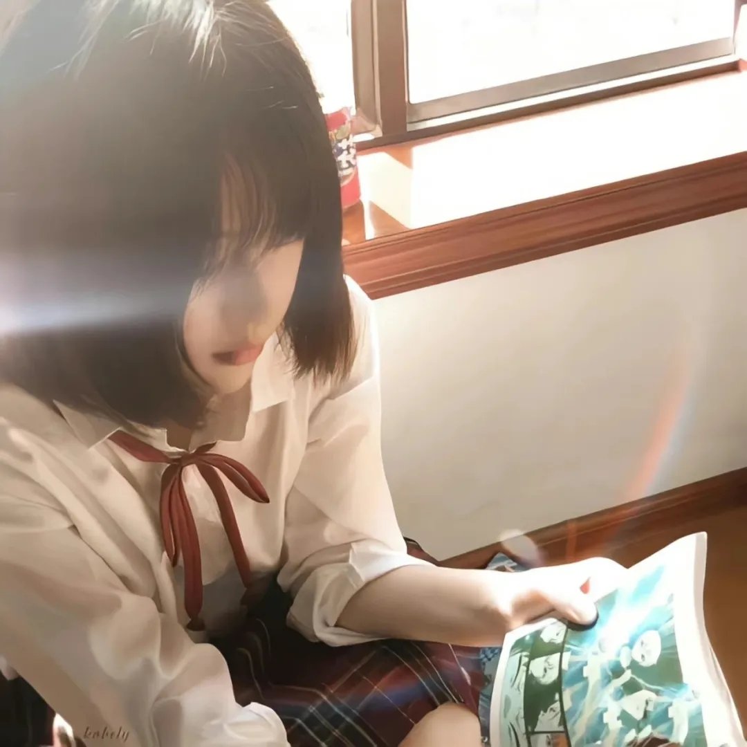 穿黑衣的女孩 在线观看封面
